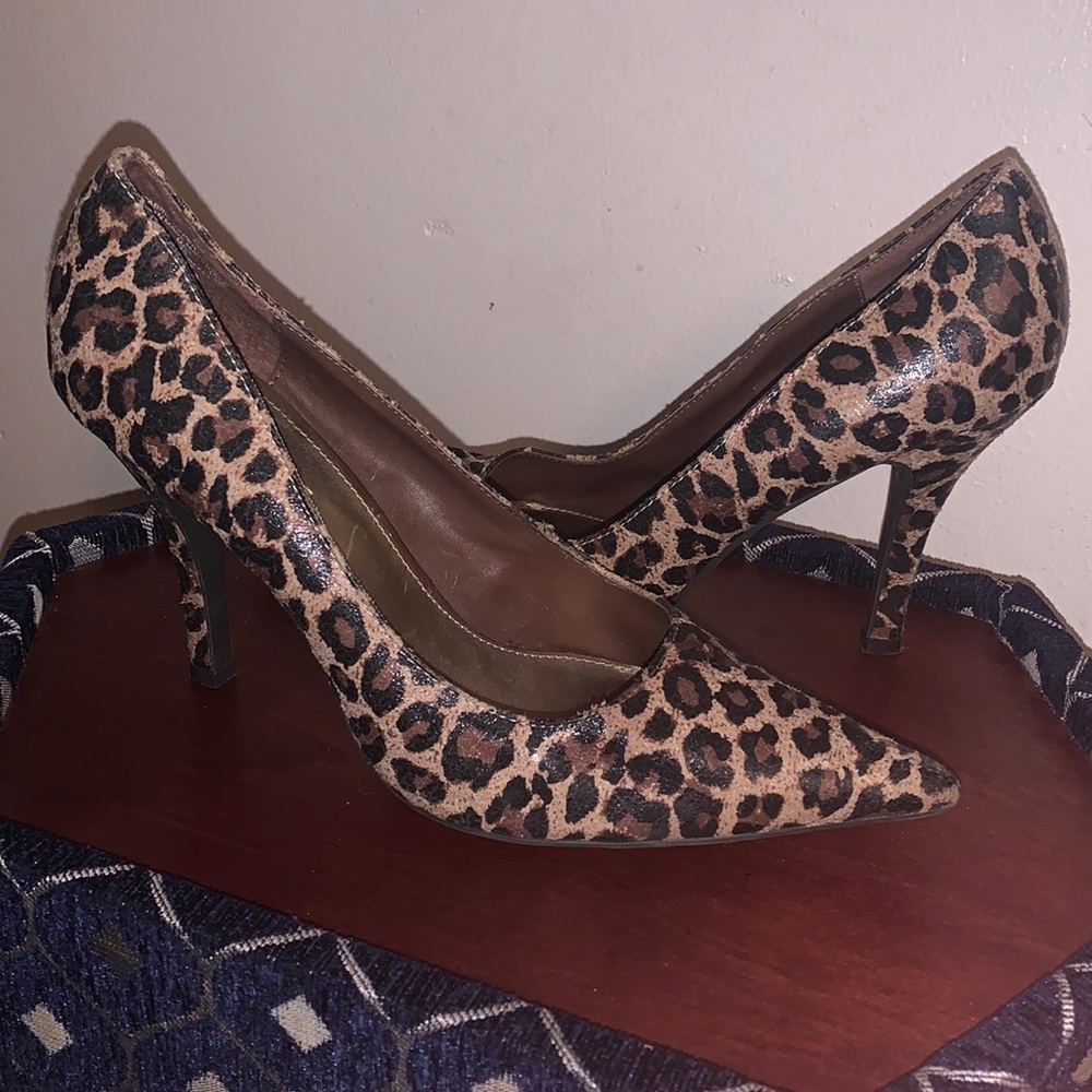 Low heels leopard print size 8